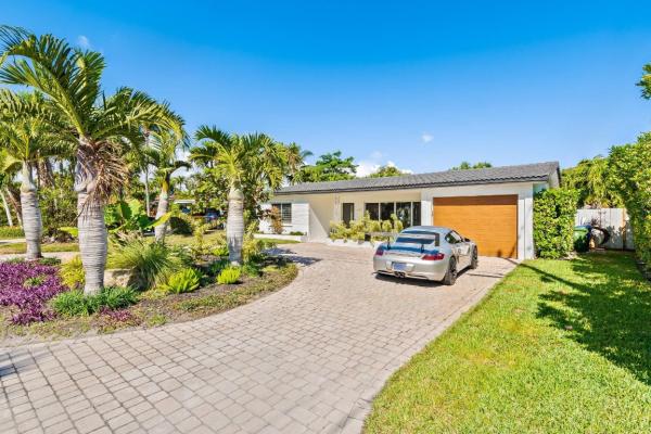 Coral Point, 2133 NE 25th St, Wilton Manors, Florida 33305, image 1