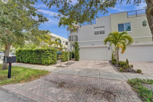 Livermore Estates, 2515 NE 18th St, Fort Lauderdale, Florida 33305, image 1