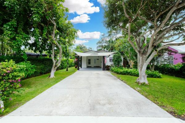 718 N Lakeside Dr, Lake Worth, Florida 33460, image 1