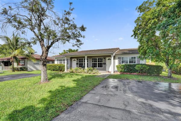 The Dells, 4017 NW 78 Ave #1-2, Coral Springs, Florida 33065, image 1