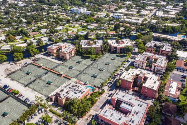 620 Tennis Club Dr #111, Wilton Manors, Florida 33311, image 1