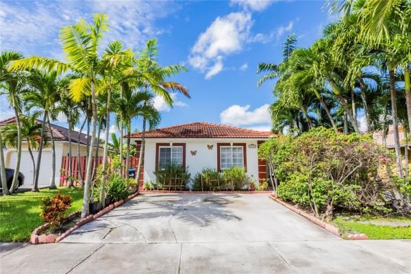 18300 SW 143rd Ct, Unincorporated Dade County, Florida 33177, image 1