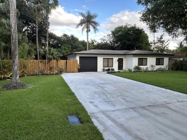 Riverland Manors, 2454 SW 30th Ave, Fort Lauderdale, Florida 33312, image 1