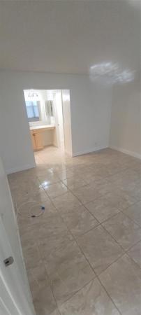Evergreen Of Pine Island Ridge, 9421 Evergreen Pl #102, Davie, Florida 33324, image 1