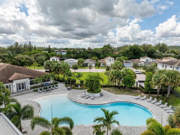 Veleiros At Crystal Lake, 4017 Marina Way, Deerfield Beach, Florida 33064, image 1