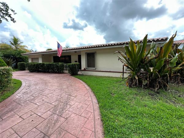 Loch Ness, 6873 Loch Ness Dr, Miami Lakes, Florida 33014, image 1