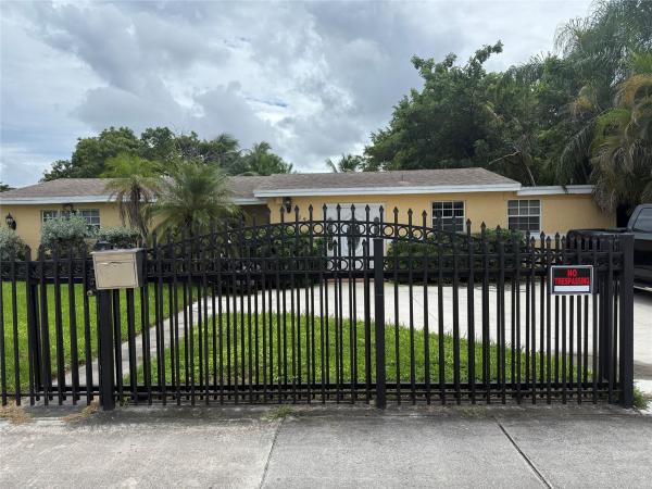 1270 NE 111th St, Unincorporated Dade County, Florida 33161, image 3