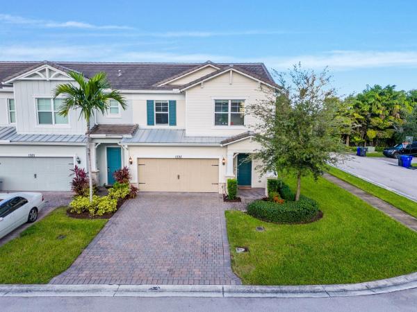 Parkview At Hillcrest, 1595 Evergreen Ter, Hollywood, Florida 33021, image 1