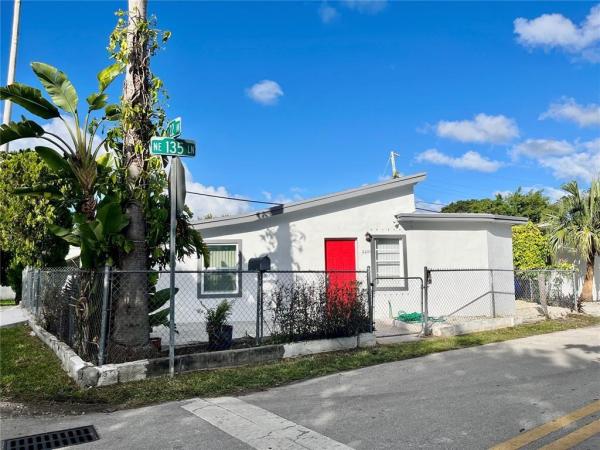 Trailer City, 2201 NE 135th Ln, North Miami Beach, Florida 33181, image 1