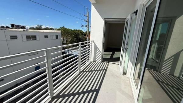 Aesthetic Apartments, 1938 Jackson St #305, Hollywood, Florida 33020, image 2