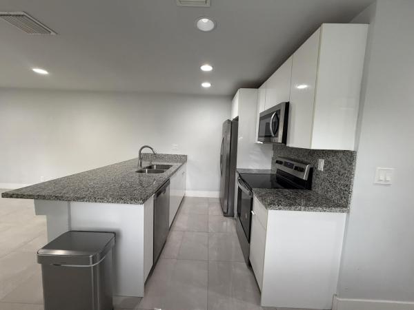 Hollywood Beach Heights, 5749 Garfield St, Hollywood, Florida 33021, image 1