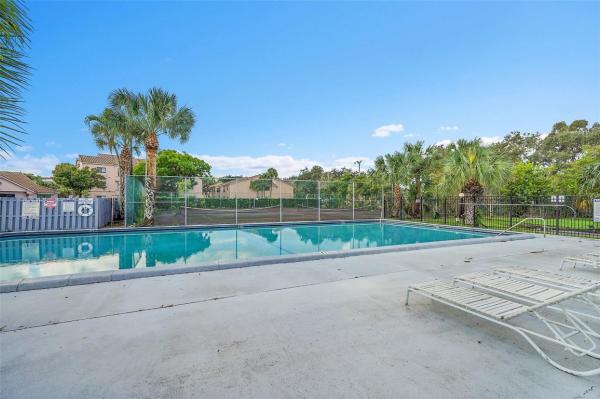 University Village East, 2774 S University Dr #10A, Davie, Florida 33328, image 1