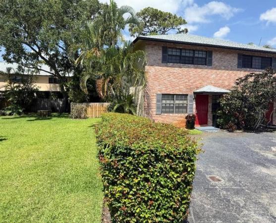 Wilton Pines Townhomes, 2113 NE 11th Ave #2113, Wilton Manors, Florida 33305, image 1