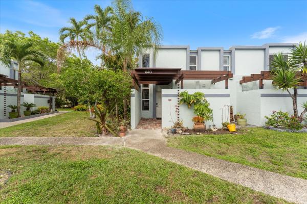 Footbridge Townhouse, 840 NE 20th Dr, Wilton Manors, Florida 33305, image 1