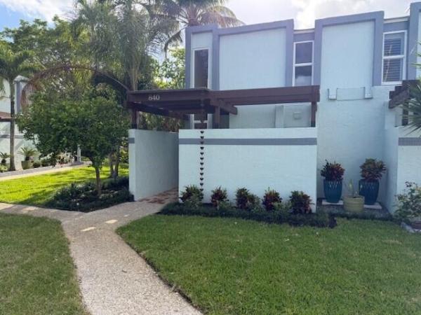 Footbridge Townhouse, 840 NE 20th Dr, Wilton Manors, Florida 33305, image 1