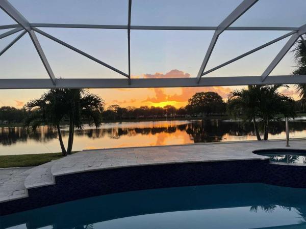 Sun Terrace At Lake Catherine, 1025 Bedford Ave, Palm Beach Gardens, Florida 33403, image 1