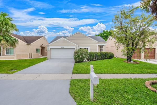 Trends At Boca Raton, 8600 Floralwood Dr, Boca Raton, Florida 33433, image 1