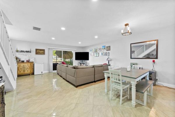 547 N Pine Island Rd #25, Plantation, Florida 33324, image 1