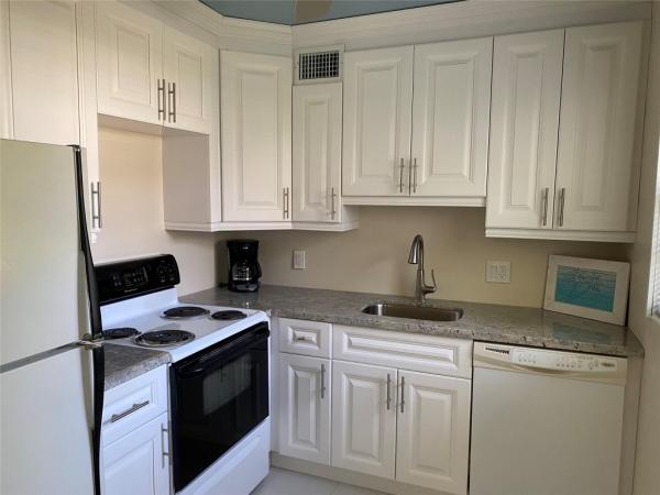 Ventnor, 209 Ventnor M, Deerfield Beach, Florida 33442, image 2