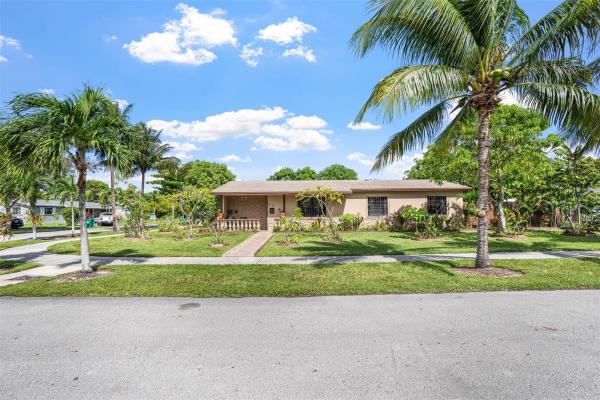 45 NE 212th St, Miami, Florida 33179, image 1