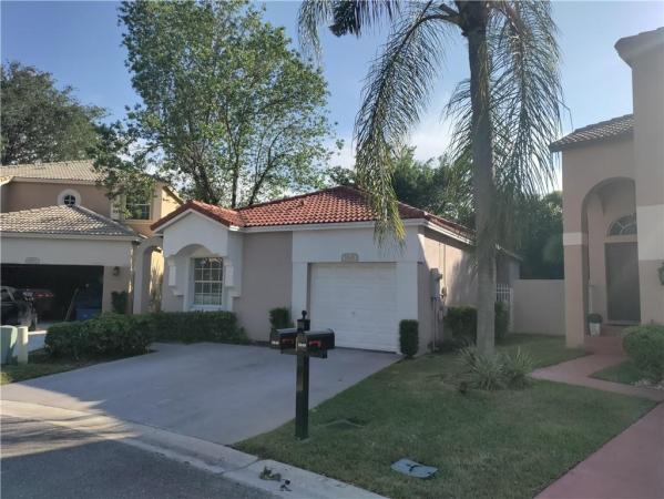 Eagle's Cay, 5845 Eagle Cay Cir, Coconut Creek, Florida 33073, image 1