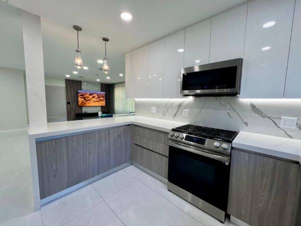 Hollywood Lakes, 1042 Tyler St, Hollywood, Florida 33019, image 1