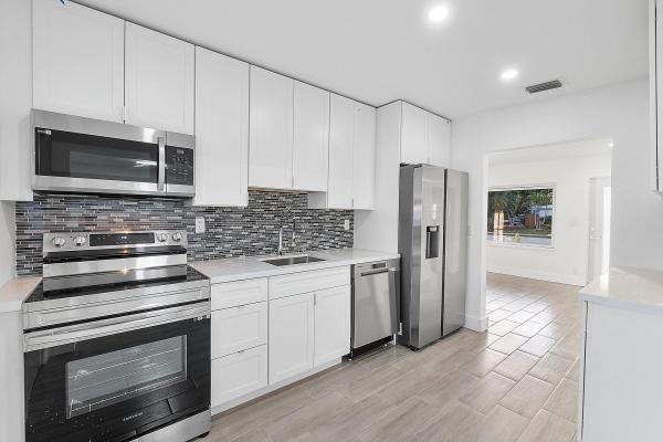 Leisureville, 370 S Golf Blvd, Pompano Beach, Florida 33064, image 1