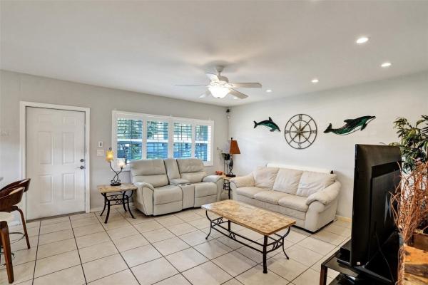 French Villas Of Lighthouse Point, 2000 NE 33rd St #5, Lighthouse Point, Florida 33064, image 2