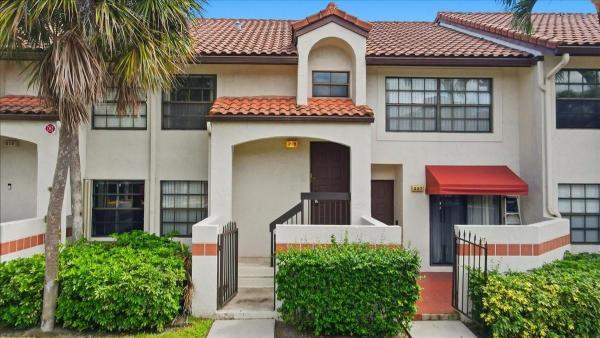 208 Lincoln Ct, Deerfield Beach, Florida 33442, image 1
