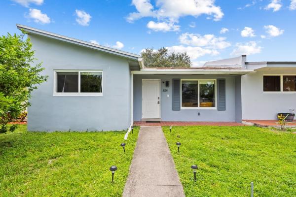 824 N Golf Dr, Hollywood, Florida 33021, image 1