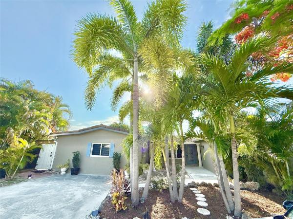 Coral Point, 2200 NE 19th Ave, Wilton Manors, Florida 33305, image 1