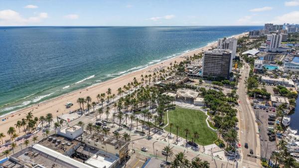 Leisure Beach, 200 S Birch Rd #908, Fort Lauderdale, Florida 33316, image 1