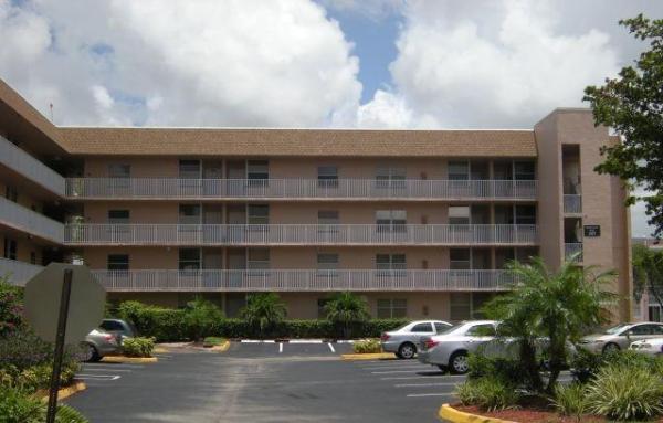 Sunrise Lakes 4, 10369 NW 24th Pl #402, Sunrise, Florida 33322, image 1