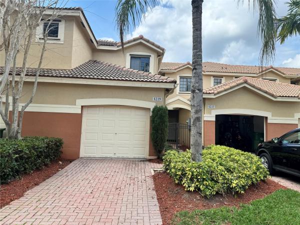 Courtyard At The Grove, 4219 Vineyard Cir, Weston, Florida 33332, image 1