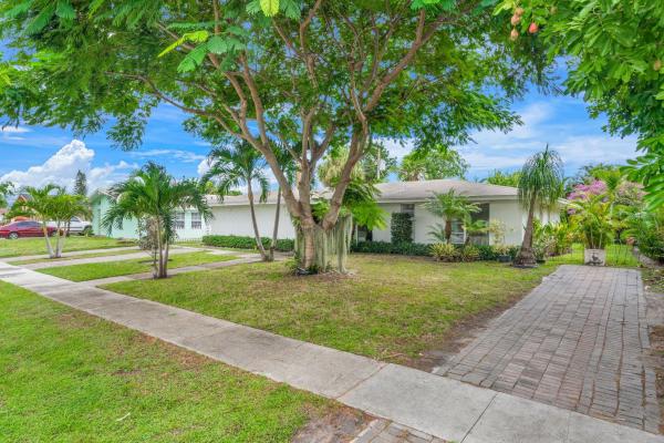Palm Beach Lakes South, 500 Michigan Pl, West Palm Beach, Florida 33409, image 1