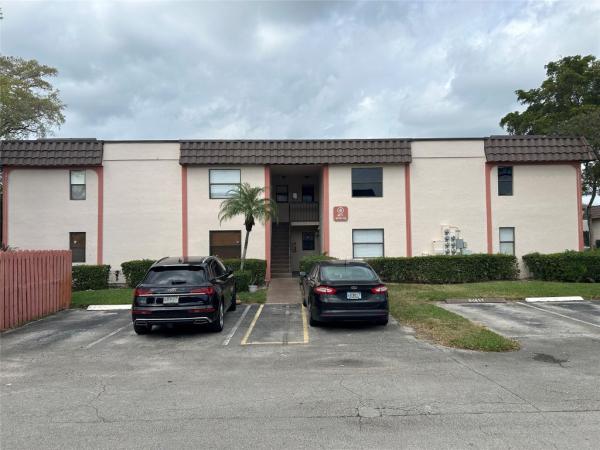 Monterey, 871 NE 207th Ter #102, Ives Estates, Florida 33179, image 3