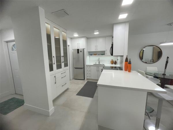 Danians North, 604 NE 2nd St #117, Dania Beach, Florida 33004, image 1