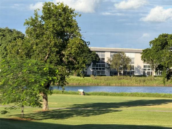 Victoria Village, 2802 Victoria Way #M2, Coconut Creek, Florida 33066, image 1