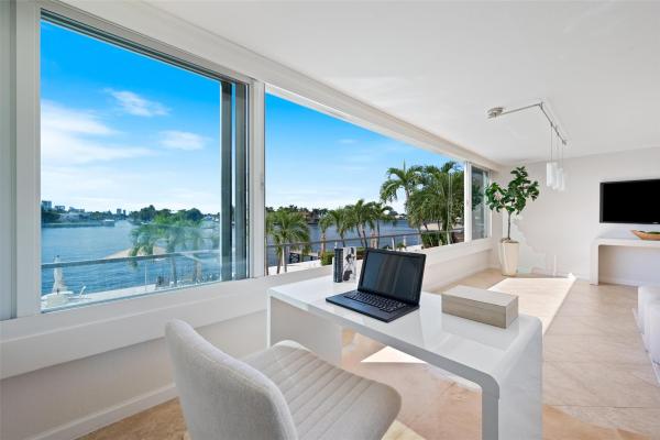 The Versailles, 215 N Birch Rd #2B, Fort Lauderdale, Florida 33304, image 1