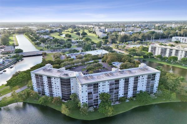 Water Chase At Cypress Bend, 2334 S Cypress Bend Dr #304, Pompano Beach, Florida 33069, image 1