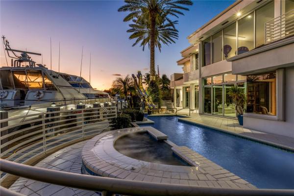 Lighthouse Point Residential, 2551 NE 31st Ct, Lighthouse Point, Florida 33064, image 1