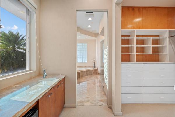 Lighthouse Point Residential, 2551 NE 31st Ct, Lighthouse Point, Florida 33064, image 1