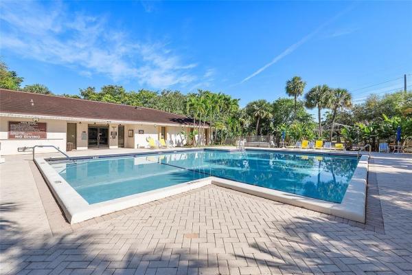 Inverwood Of Inverrary, 5530 NW 44th St #318C, Lauderhill, Florida 33319, image 1