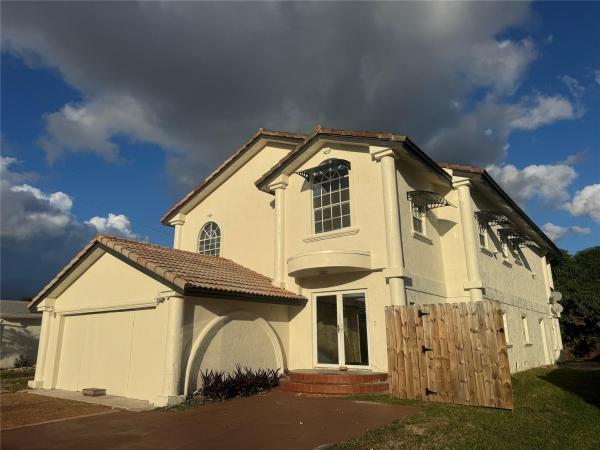 College Park, 472 NW 2nd Ter #A, Deerfield Beach, Florida 33441, image 1