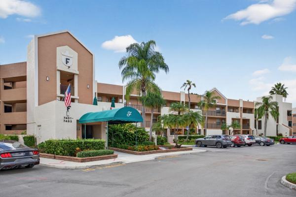 7445 Fairfax Dr #209, Tamarac, Florida 33321, image 1
