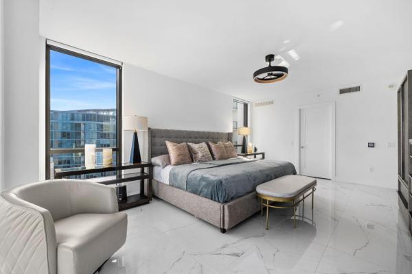 100 Las Olas, 100 E Las Olas Blvd #4001, Fort Lauderdale, Florida 33301, image 3