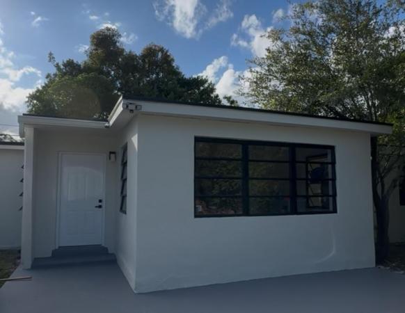 Lauderdale Manor, 1109 NW 15th Ave, Fort Lauderdale, Florida 33311, image 1