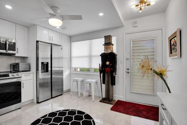 Antigua Village, 2403 Antigua Cir #M1, Coconut Creek, Florida 33066, image 1