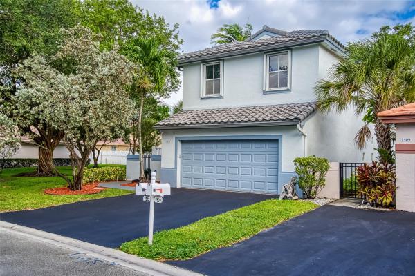 Lakes Of Newport, 7515 NW 3rd St, Plantation, Florida 33317, image 1