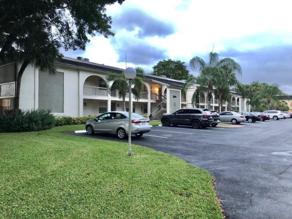 Nassau Village, 2614 Nassau Bnd #D2, Coconut Creek, Florida 33066, image 1